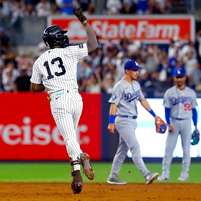 Jazz Chisholm Jr. hits tiebreaking homer in 8th and Yankees beat Dodgers 2-1 to split doubleheader