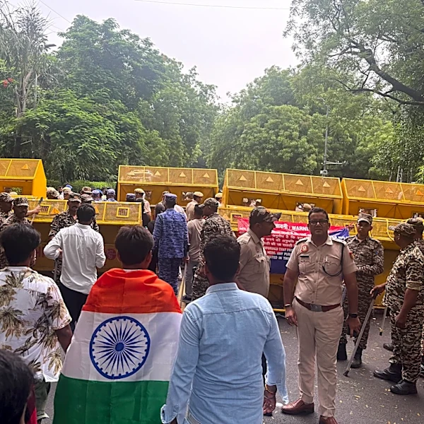 Police fire tear gas at India's Cockroach movement supporters as they attempt a march to Parliament
