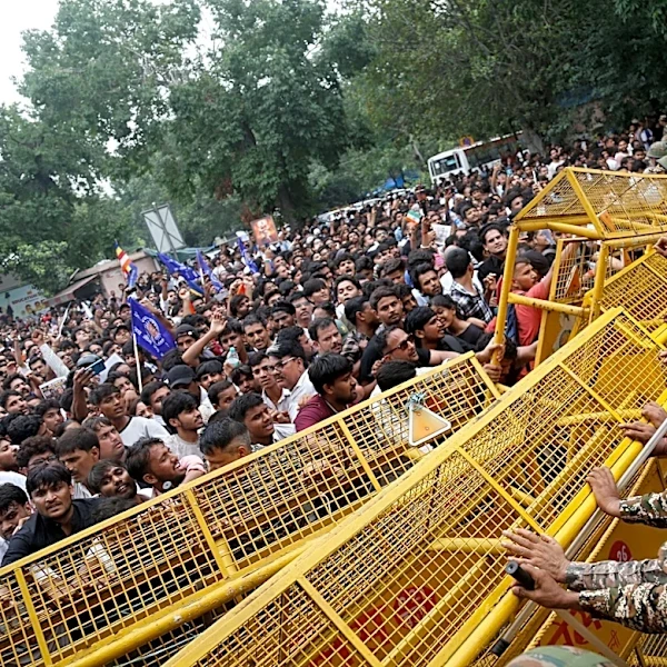 Police in India clash with youth-led Cockroach party supporters near Parliament