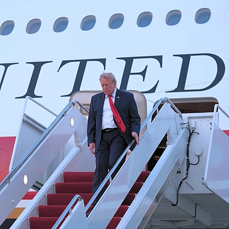 White House: Trump to fly old Air Force One for about a month as Qatari-gifted jet gets 'upgrades'