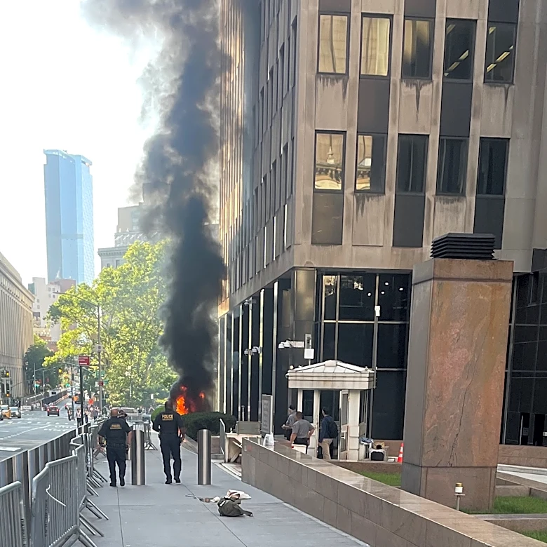 Ex-soldier started a fire and fired a pellet gun outside a New York federal building, FBI says