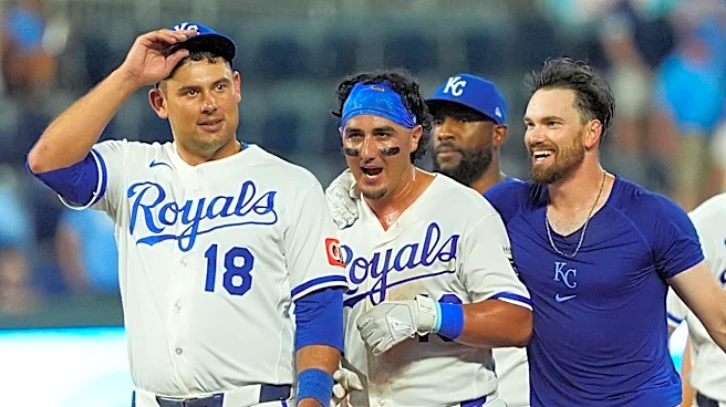 Loftin's squeeze bunt in the ninth gives the Royals a 4-3 victory over the Giants