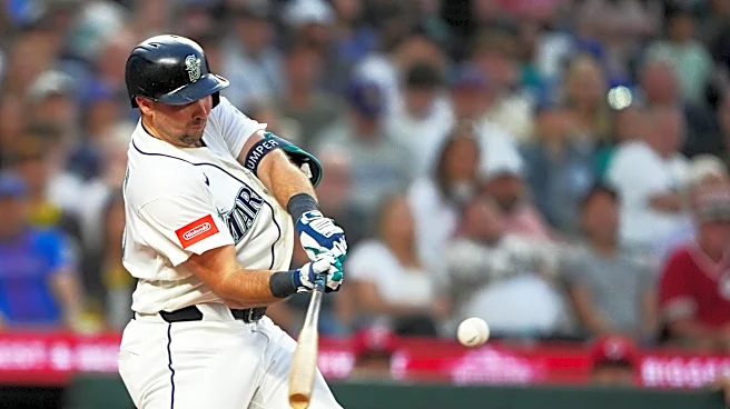 Reds intentionally load bases for slumping Mariners slugger Cal Raleigh, who makes Francona pay