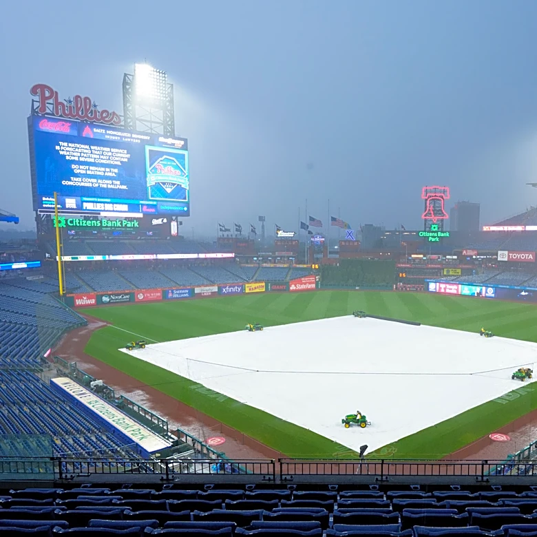Muncy's two-run homer, Wrobleski's pitching help Dodgers defeat Wheeler, Phillies 2-1