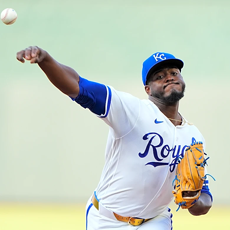 Avila and Loftin power the Royals to a 3-2 win over the Giants