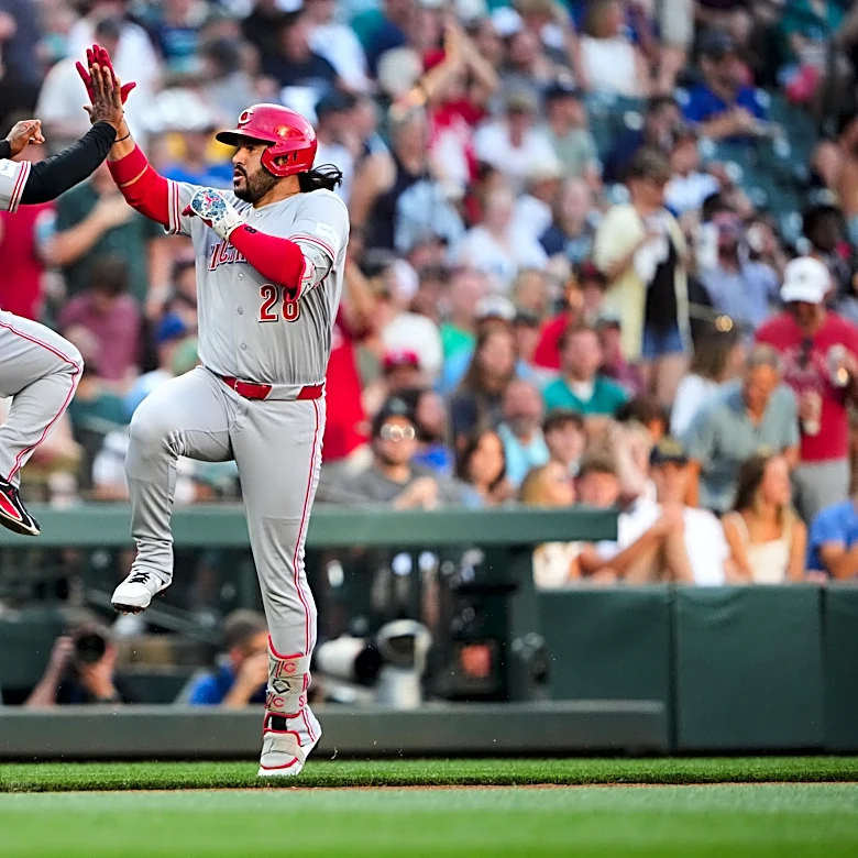 Suárez homers against former team and Burns throws 5 scoreless innings as Reds beat Mariners 4-2