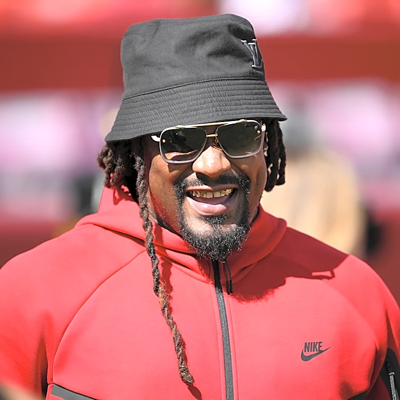 Marshawn Lynch adds football element to Hockey Diversity Alliance's SummerFest event in Toronto