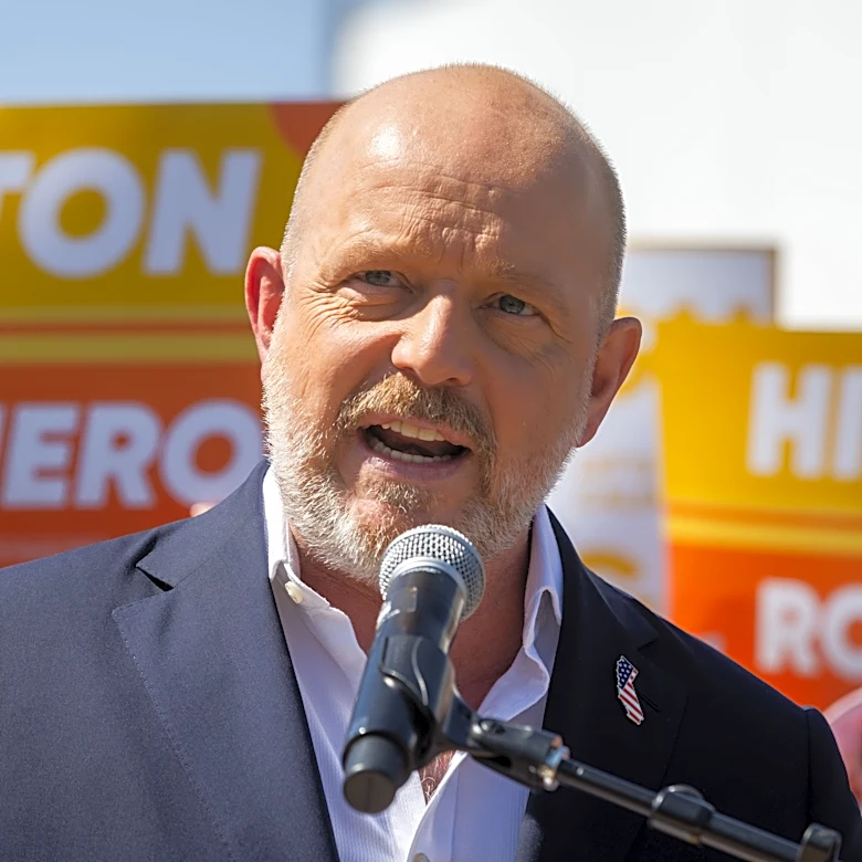 Republican Hilton tells Californians they can hate Trump but still vote for him in governor's race