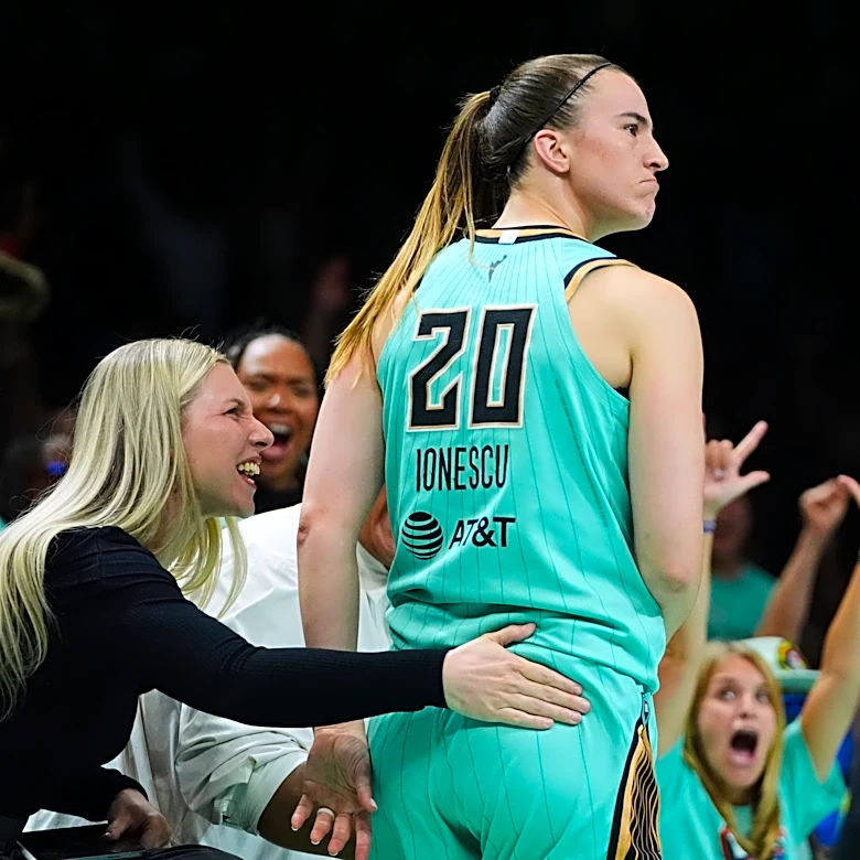 Ionescu scores 29 points, 9 in the last minute, to rally the Liberty to a 95-94 win over the Sky