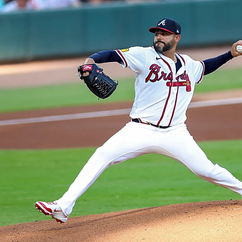 Jarvis doubles in go-ahead run in 6-run 8th inning as Braves hold on in 9th to edge Padres 7-6