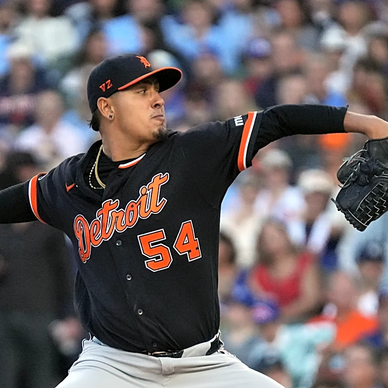 Montero and relievers combine on a 4-hitter, Lee hits a 3-run HR and the Tigers beat the Cubs 5-1