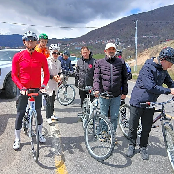 A Turkish governor is sacked over photos in snug cycling shorts. Many want him reinstated