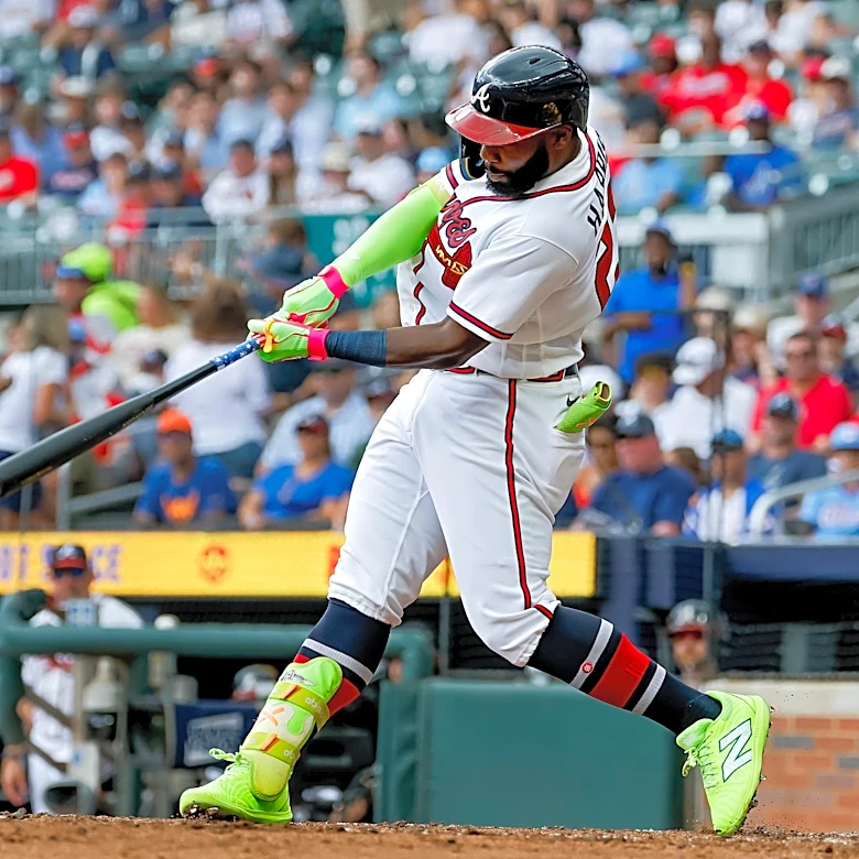 Chris Sale strikes out 11 as the Braves hit 4 home runs to edge the Padres 6-5