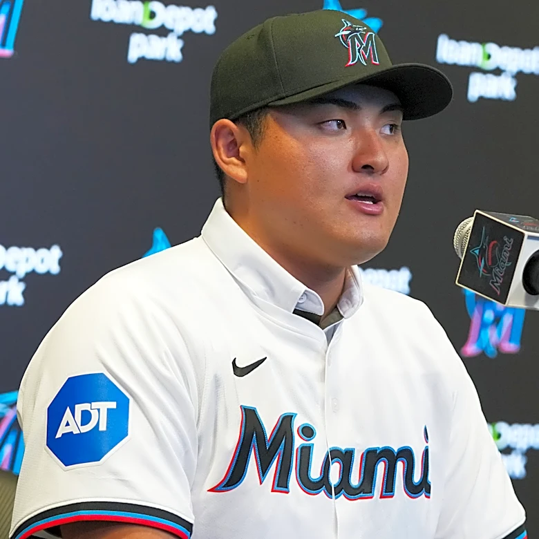 Marlins introduce Japanese slugger Rintaro Sasaki