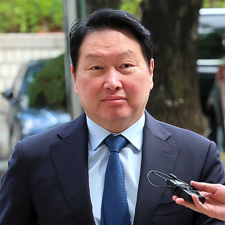 Chairman of South Korean tech giant SK ordered to pay $640 million in divorce case