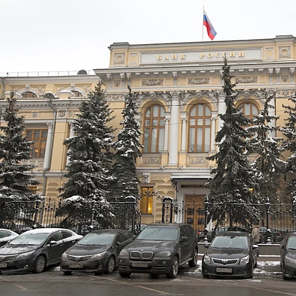 Russia's central bank gingerly cuts rates, caught between business complaints and inflation