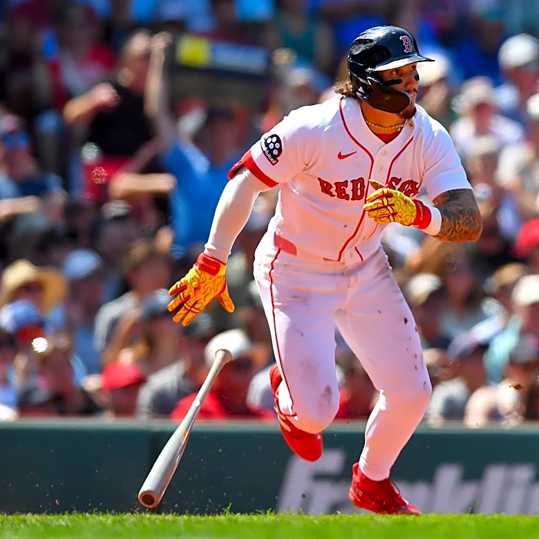 Surging Red Sox topple Blue Jays 6-1