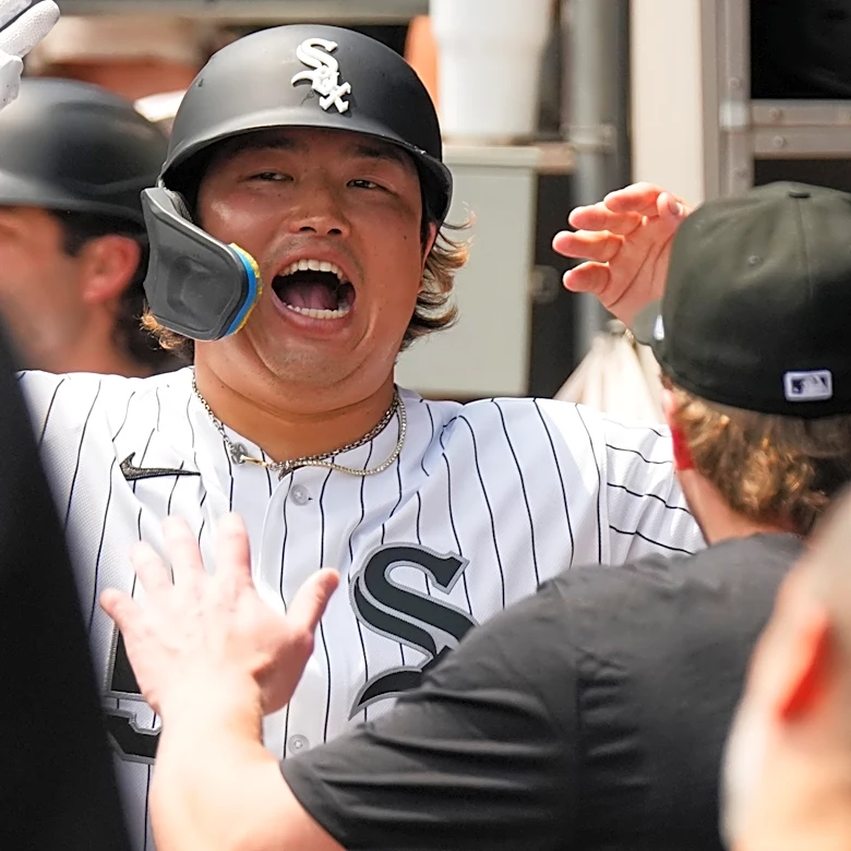 Murakami hits 2 HRs, drives in 6 runs to lead AL Central-leading White Sox past Astros 12-3