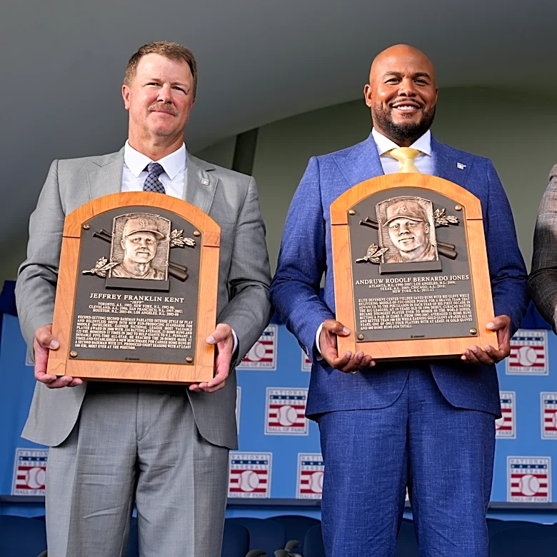 Beltrán, Jones and Kent pay tribute to home and family during Baseball Hall of Fame inductions