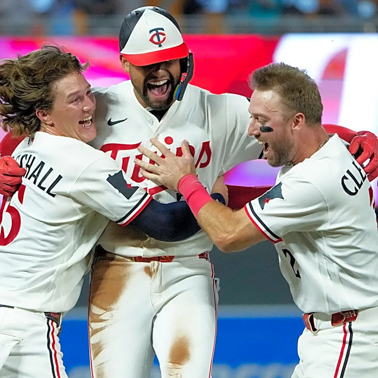 Royce Lewis hits walk-off triple as Twins rally past Royals 3-2 after Buxton exits with sore hip