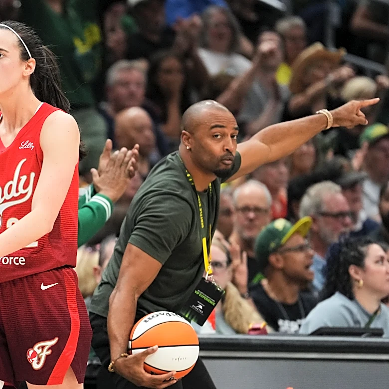 Clark and Mitchell lead Fever to their 4th straight victory, 105-95 over the Storm