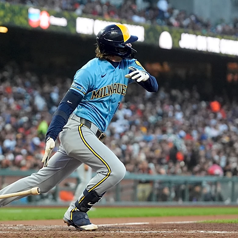 Brice Turang paces Brewers offense in 8-2 win over Giants