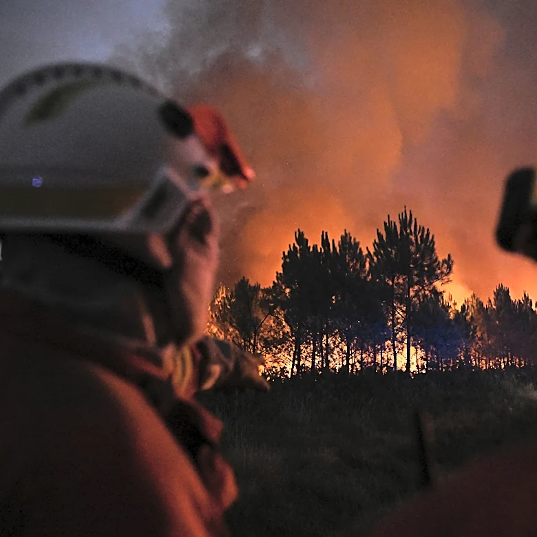 A heat wave threatens to reignite France’s mega-fire near Bordeaux
