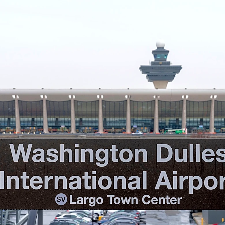 Trump is set to announce a $22B makeover of Dulles airport that will eliminate the 'people movers'