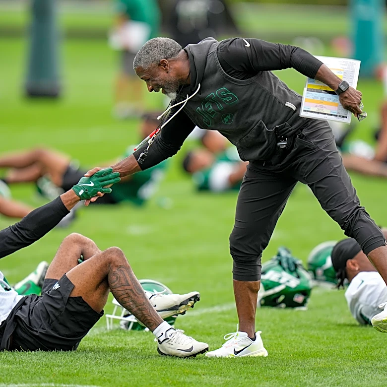 No slogans or hype speeches as Aaron Glenn's Jets open camp and chase improvement