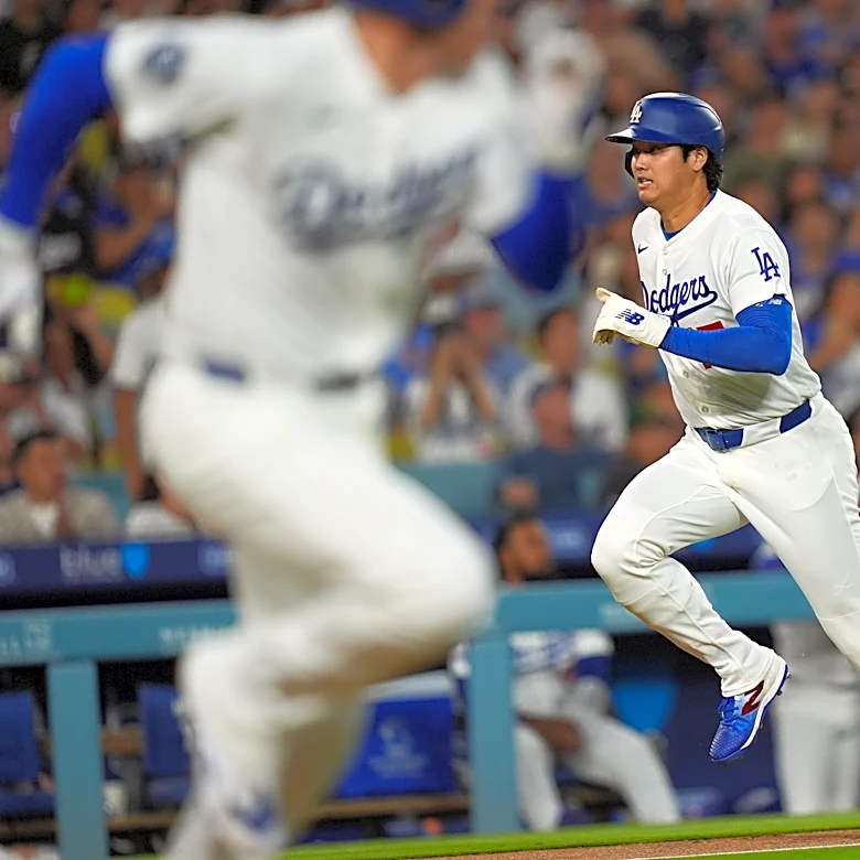 Dodgers rest Shohei Ohtani amid lingering left knee soreness