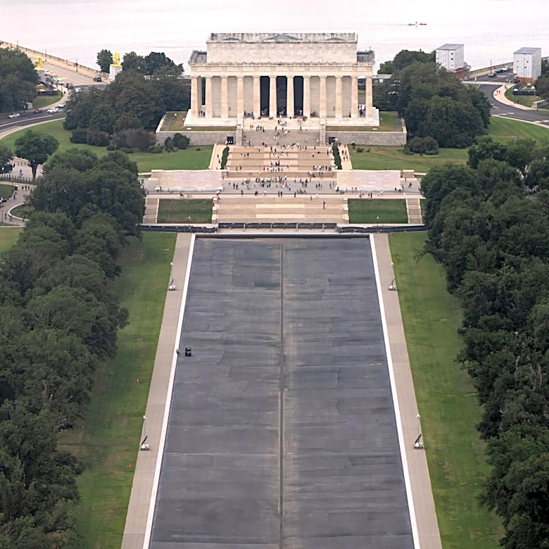 Justice Department drops criminal case against ex-Olympian charged with damaging Reflecting Pool