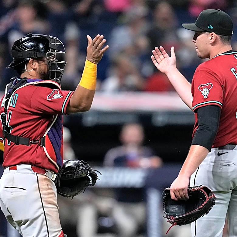 Diamondbacks score 4 in 8th to beat Guardians 4-1 and move into second in NL wild-card race