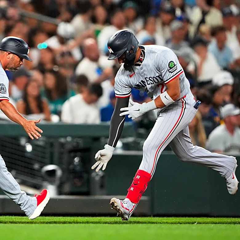 Lewis hits tying homer in 7th and Keaschall provides go-ahead double as Twins beat Mariners 5-3