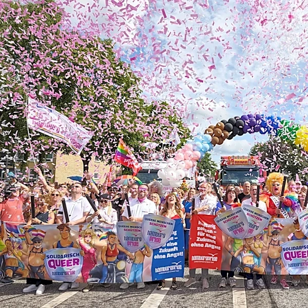 Hamburg Pride gets underway with increased security a week after a fatal attack in Berlin