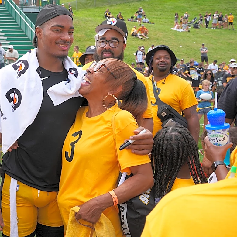 Jaquan Brisker's homecoming to Pittsburgh was about football. Family was just a bonus