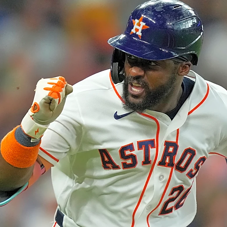 Astros edge Rangers 5-4, stretching AL West lead with 5th straight win