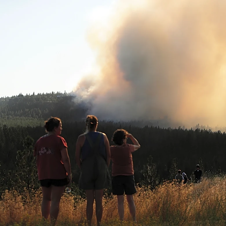 Wind-driven wildfire prompts evacuations in eastern Washington