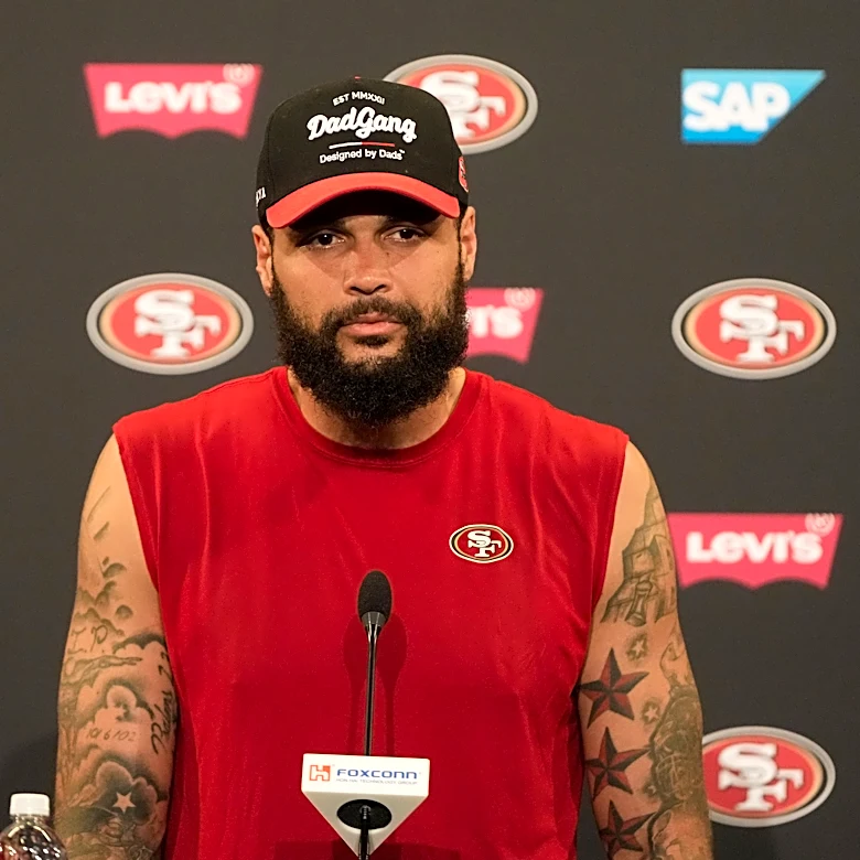 Receiver Mike Evans misses practice for the 49ers with a strained quadriceps