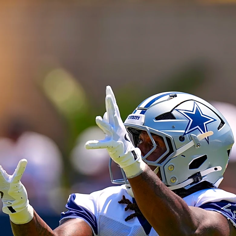 Cowboys tight end Princeton Fant leaves practice early after apparently suffering knee injury