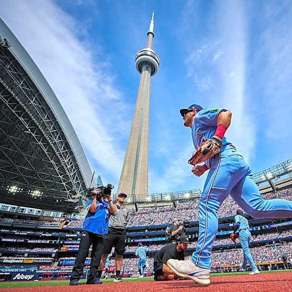 Astros acquire center fielder Daulton Varsho from Blue Jays for pitcher Spencer Arrighetti