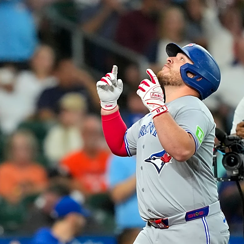 Kirk goes deep as the Blue Jays snap the Astros’ 6-game streak in a 3-1 win