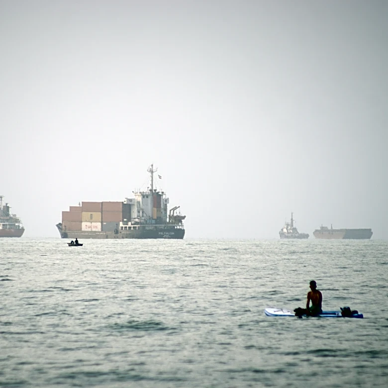 Iran and Oman make progress on a deal to reopen the Strait of Hormuz, officials say