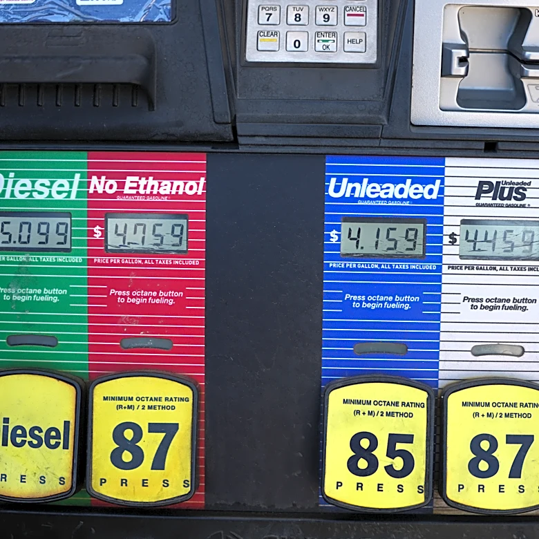 Big oil companies continue to post banner profits as fighting in Iran drives prices higher