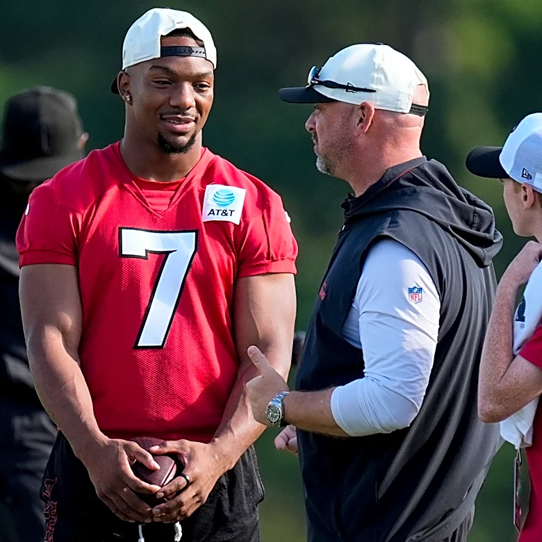 Falcons' Bijan Robinson agrees to a 3-year extension that makes him the NFL's top-paid running back