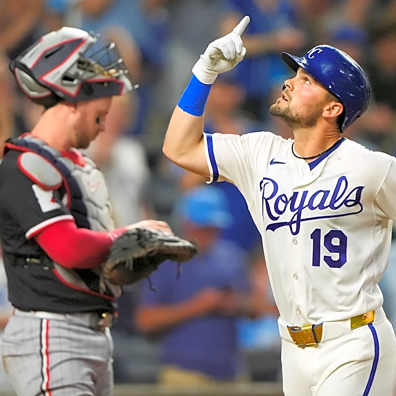 Massey leads off 7th with go-ahead HR, Cameron has 9 Ks as Royals beat Twins 2-1