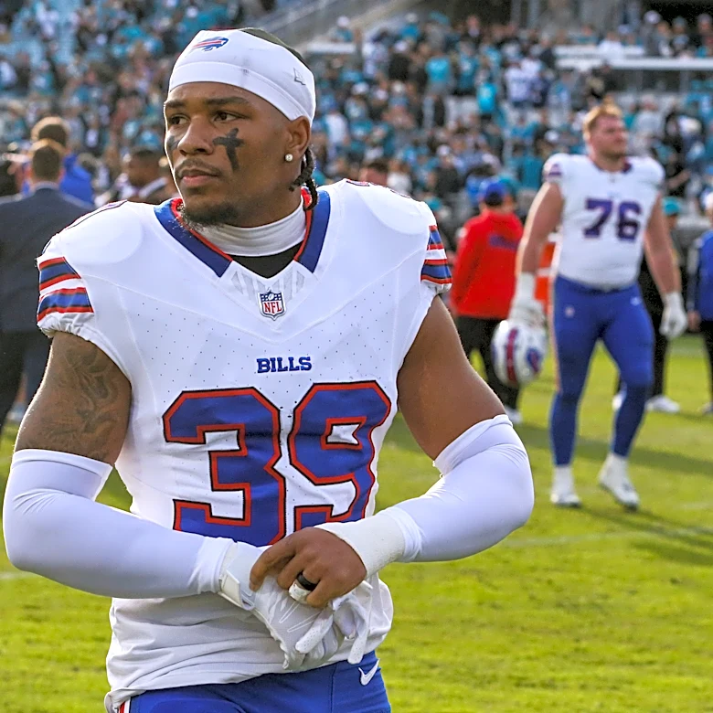 Cam Lewis seeing more reps at Bears safety after Coby Bryant injury