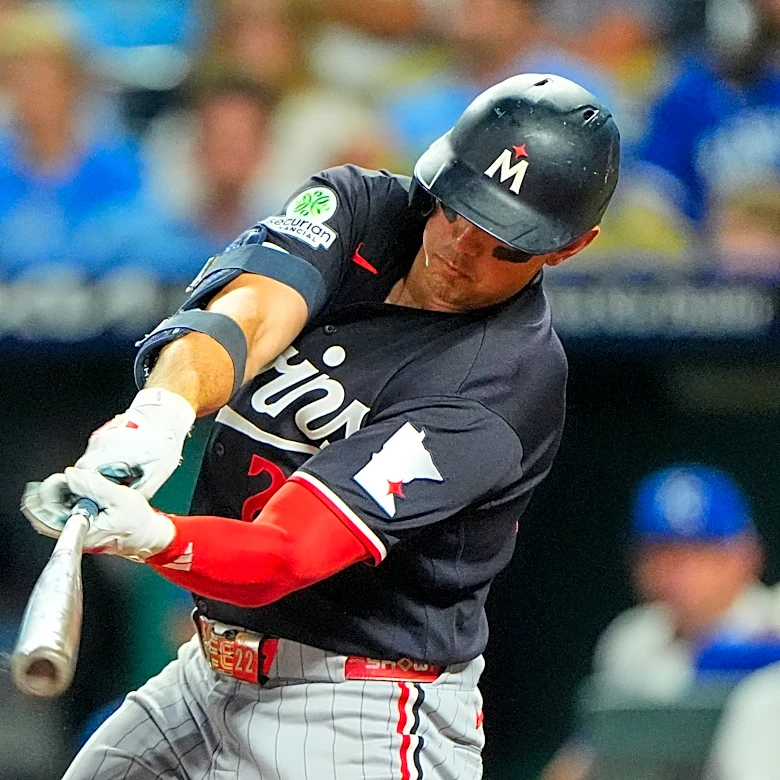 Brooks Lee's 2-run single in 8th lifts Twins to 4-3 win over Royals