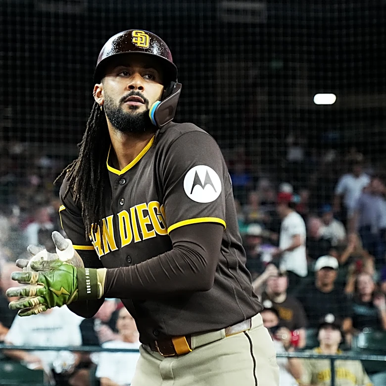 Padres beat Diamondbacks 5-1 to close within a game in NL wild-card race