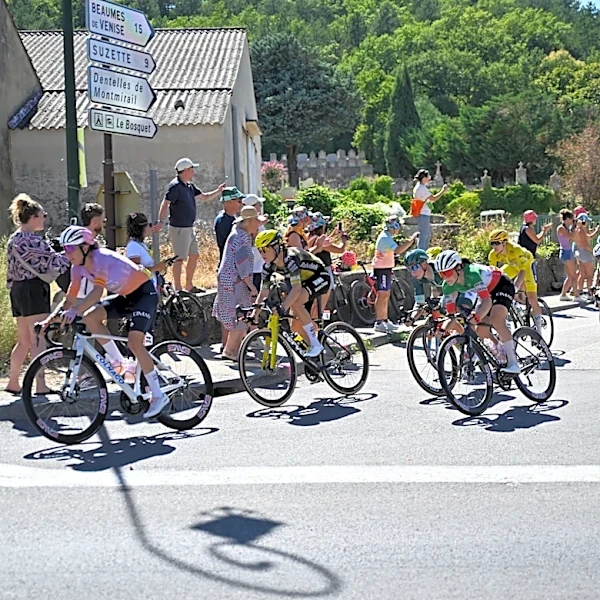 Niewiadoma-Phinney wins Mont Ventoux stage to take overall lead on Women's Tour de France
