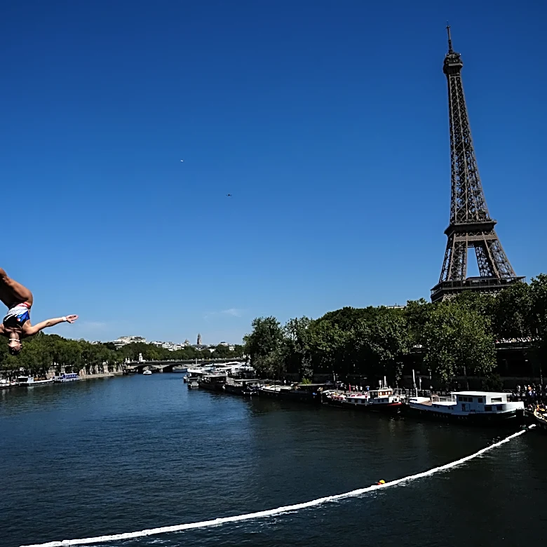 High divers take the plunge in the Seine in a new test of Paris’ reclaimed river